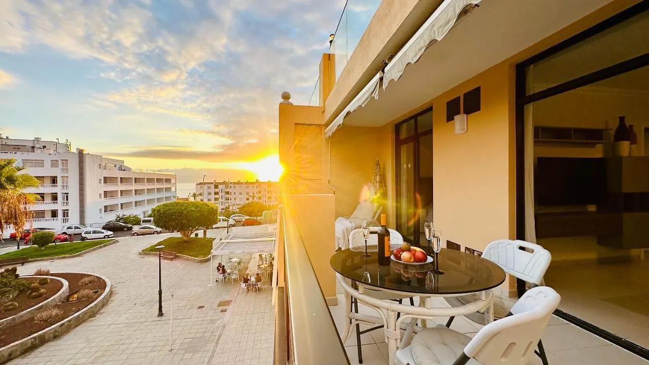 Sunset Apart, Large Terrace, Pool, Best Location! Puerto de Santiago