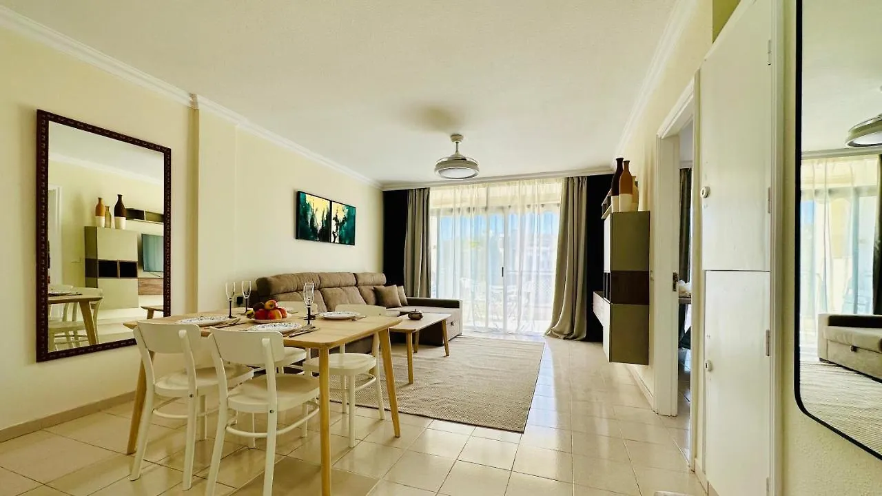Apartment Sunset Apart, Large Terrace, Pool, Best Location! Puerto de Santiago